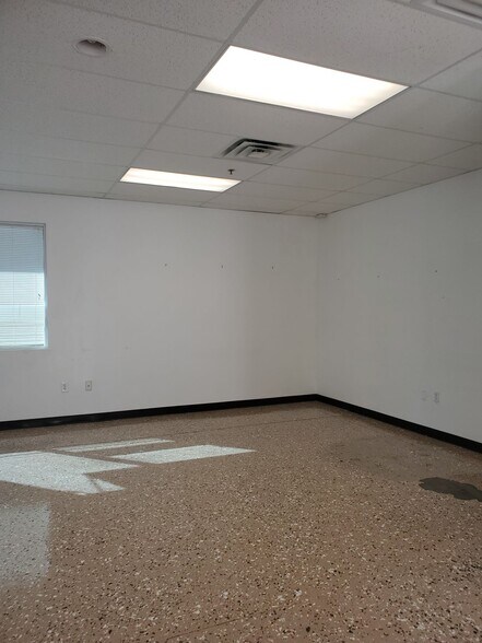 More Photos Of 3500-3553 High Ridge Rd, Boynton Beach Light Distribution For Lease