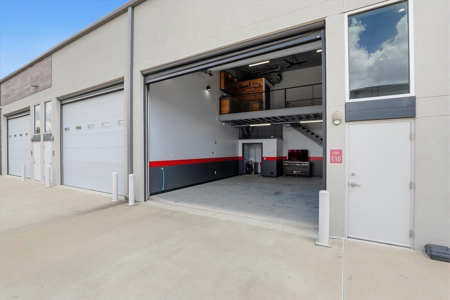 More Photos Of 6767 All Stars Ave, Frisco Showroom For Sale
