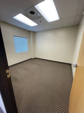 More Photos Of 461-489 W Parkland Dr, Sandy Warehouse For Lease