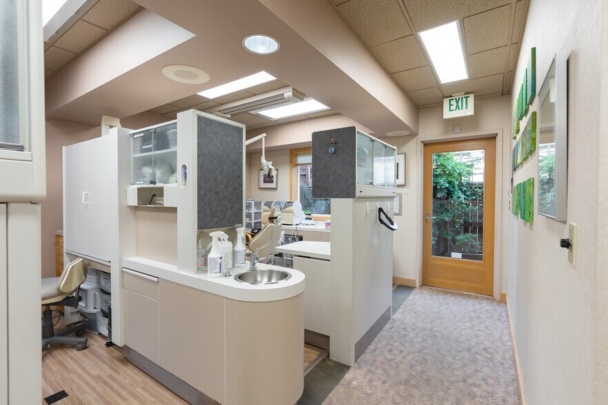 More Photos Of 3136 Squalicum Pky, Bellingham Medical For Sale