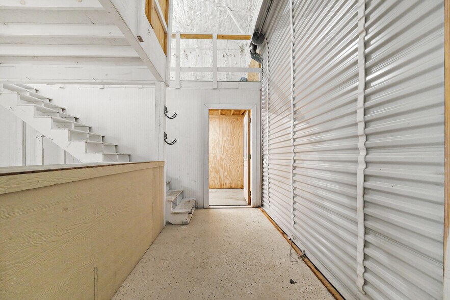 More Photos Of 611 Fredericksburg Rd, San Antonio Freestanding For Sale