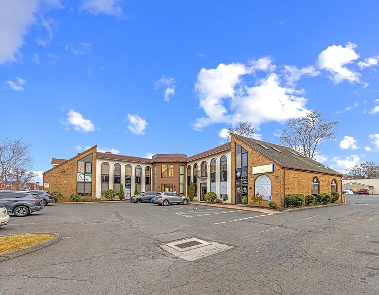 More Photos Of 191 Franklin Ave, Hartford Apartments For Sale