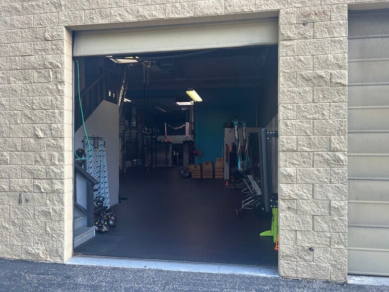 More Photos Of 7007-7011 Realm Dr, San Jose Research And Development For Lease