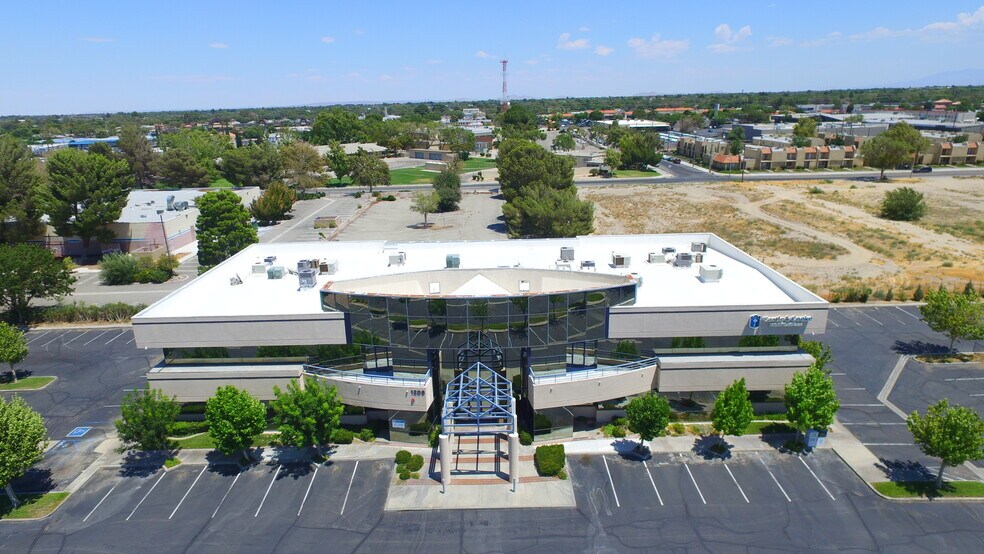 More Photos Of 44300 Lowtree Ave, Lancaster Office For Sale