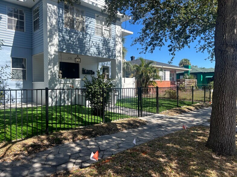 Primary Photo Of 2745 2nd Ave S, Saint Petersburg Apartments For Sale