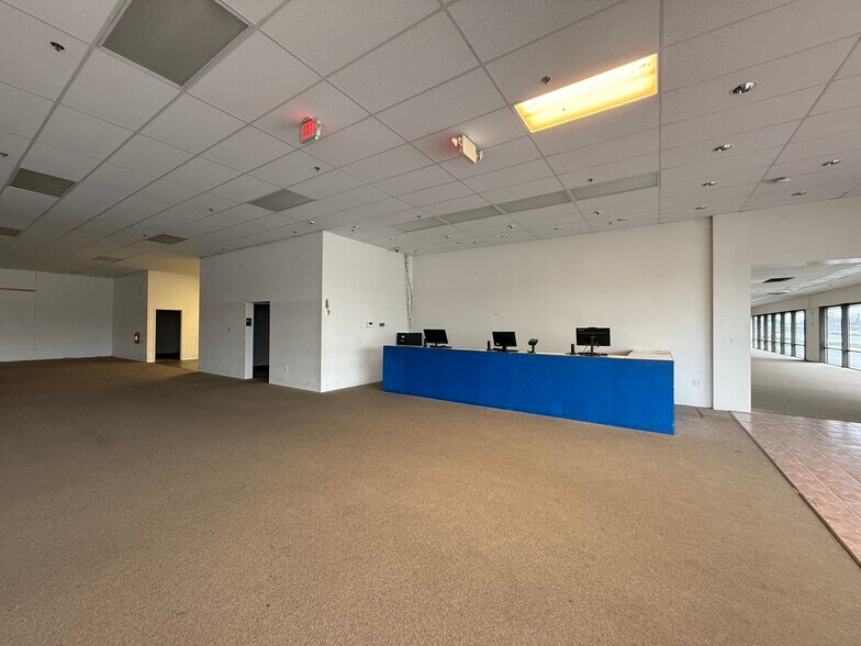 More Photos Of 630 N Telegraph Rd, Monroe Freestanding For Sale