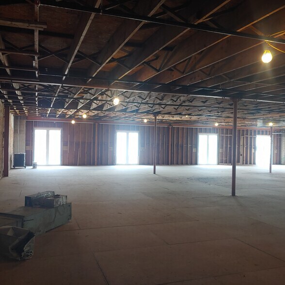 More Photos Of 101-103 S Washington Ave, Wellington Office For Lease