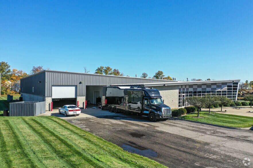 More Photos Of 114 Venture Dr, Pataskala Warehouse For Lease