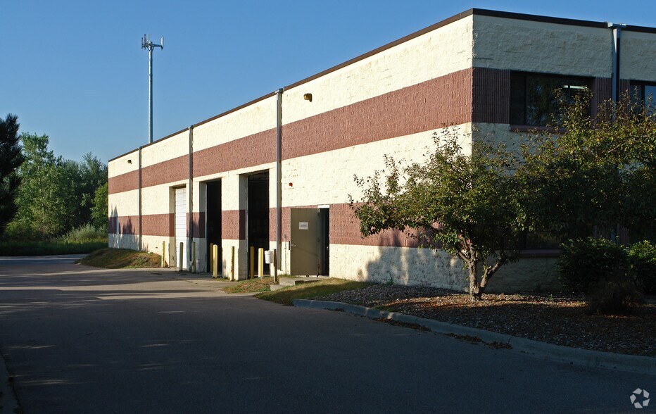 More Photos Of 3074 84th Ln NE, Blaine Manufacturing For Lease