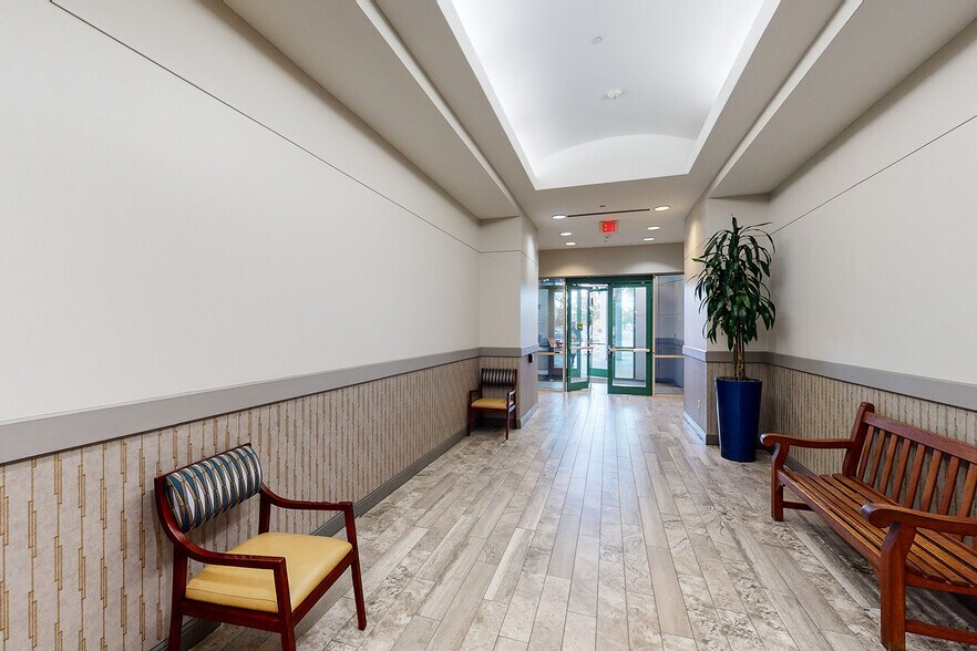 More Photos Of 9150 Huebner Rd, San Antonio Medical For Lease