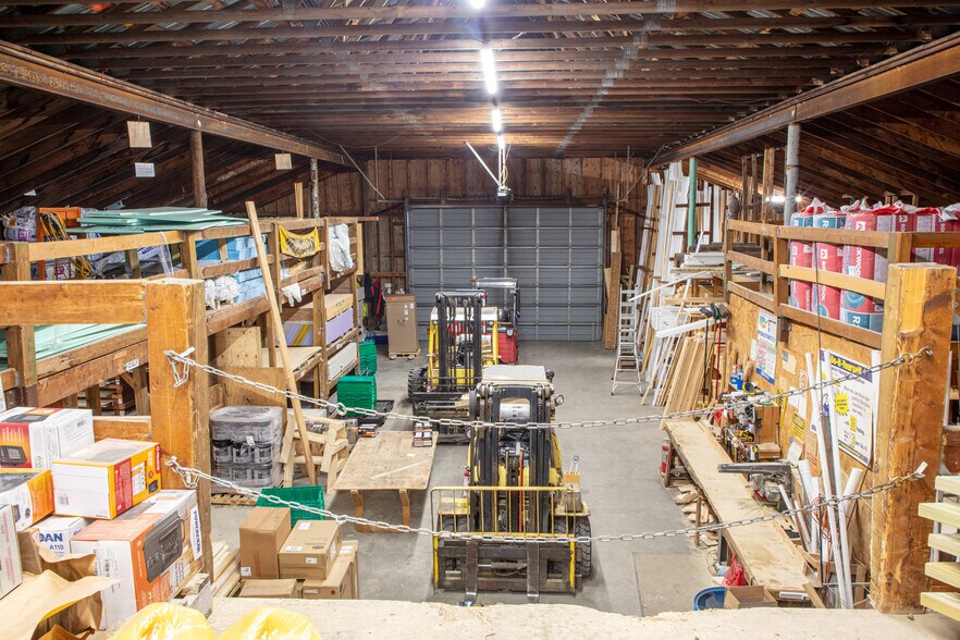 More Photos Of 190 Ossipee Trl E, Standish Freestanding For Sale