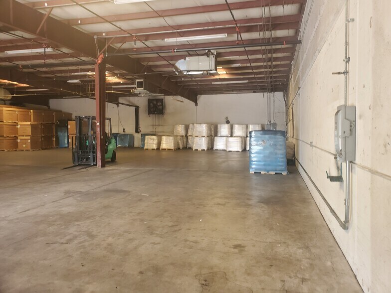 More Photos Of 5500 SW 6th Pl, Ocala Manufacturing For Sale