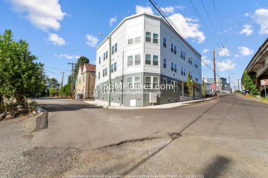 Primary Photo Of 7921 SW Old Capitol Hwy, Portland Flex For Lease