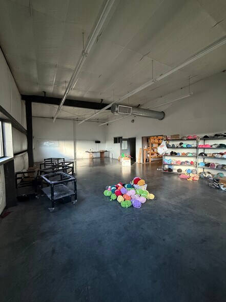 More Photos Of 1202 Industrial Dr, Warsaw Industrial For Sale