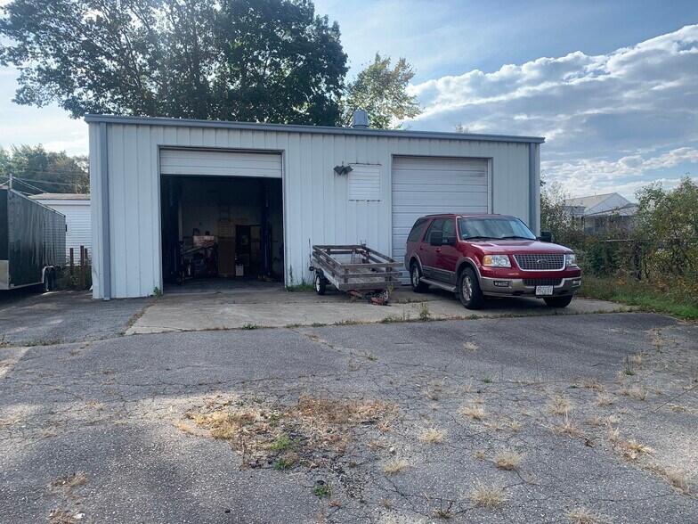 More Photos Of 41R Central St, East Bridgewater Auto Repair For Sale