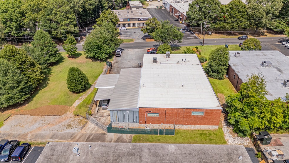 More Photos Of 218 Laredo Dr, Decatur Warehouse For Sale