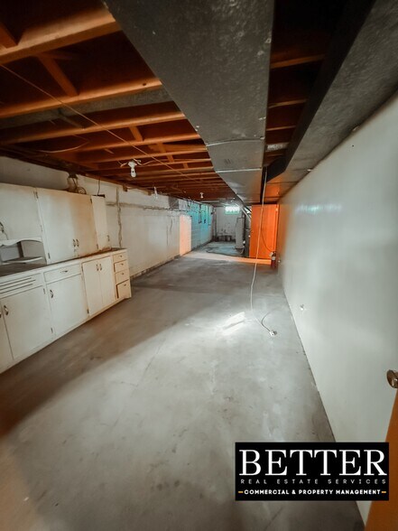 More Photos Of 3120 S Lincoln Ave, York Showroom For Sale