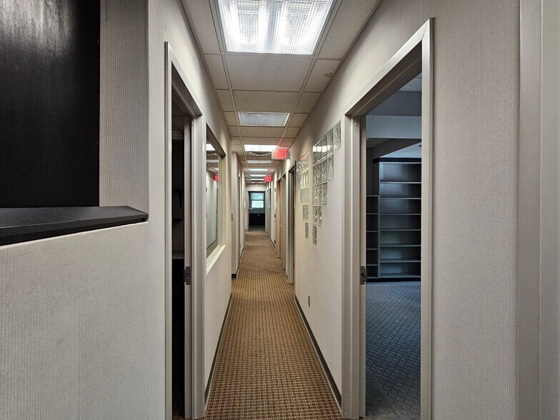 More Photos Of 202 E Main St, Huntington Medical For Lease