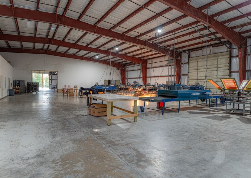 More Photos Of 1514 Shiloh Ave, Bryan Warehouse For Lease