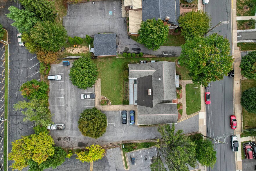 More Photos Of 8 Brookes Ave, Gaithersburg Office Residential For Sale