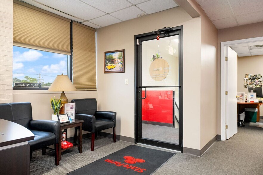 More Photos Of 4209 Shelbyville Rd, Louisville Office For Lease