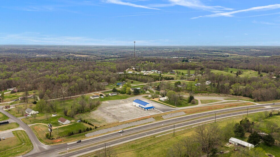 More Photos Of 5905 Veterans Memorial Hwy, Scottsville Showroom For Sale