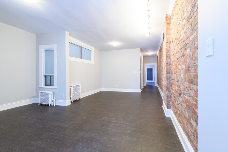 More Photos Of 463-477 King St E, Hamilton Multifamily For Sale