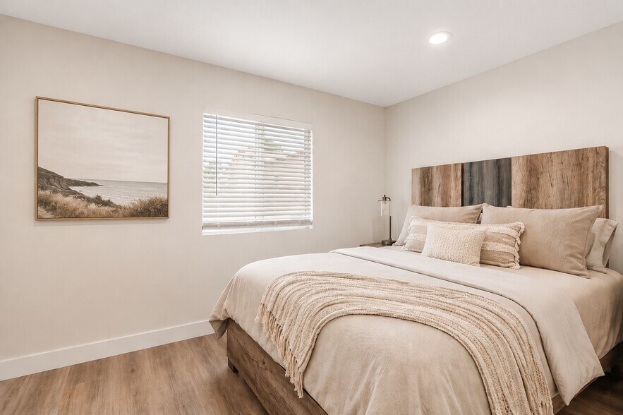 More Photos Of 1562 W 31st St, Long Beach Apartments For Sale