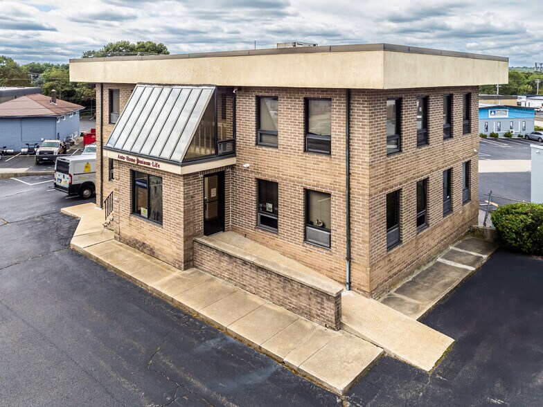 More Photos Of 55 Jefferson Blvd, Warwick Office For Sale