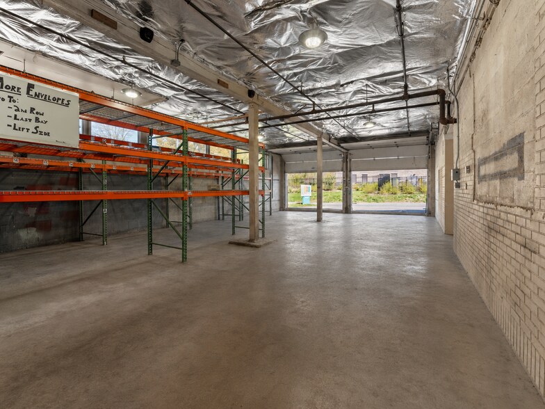 More Photos Of 109 Talcott Rd, West Hartford Manufacturing For Sale