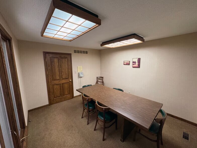 More Photos Of 321 Wedgewood Sq, Columbia Serviced Offices For Lease