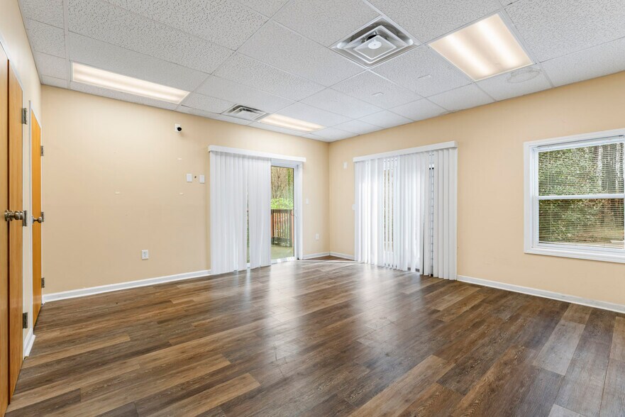 More Photos Of 4953 Presidents Way, Tucker Loft Creative Space For Sale