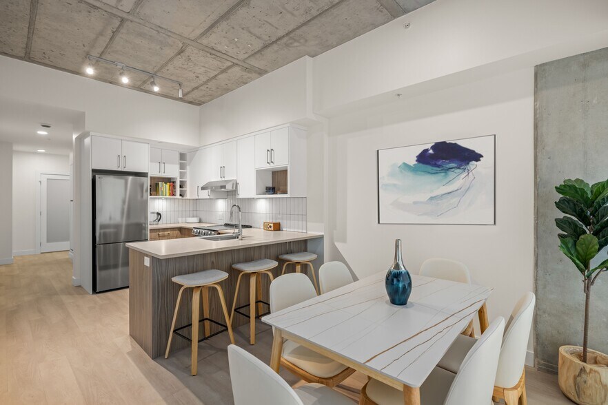 More Photos Of 825 Fort St, Victoria Apartments For Lease