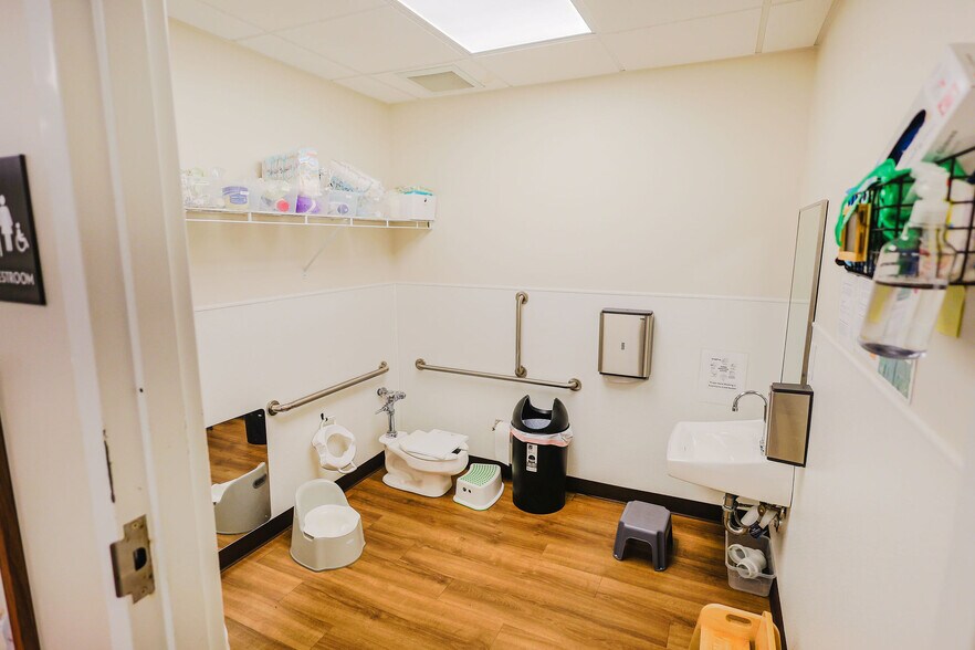 More Photos Of 2358 Shallowford Rd, Marietta Daycare Center For Sale