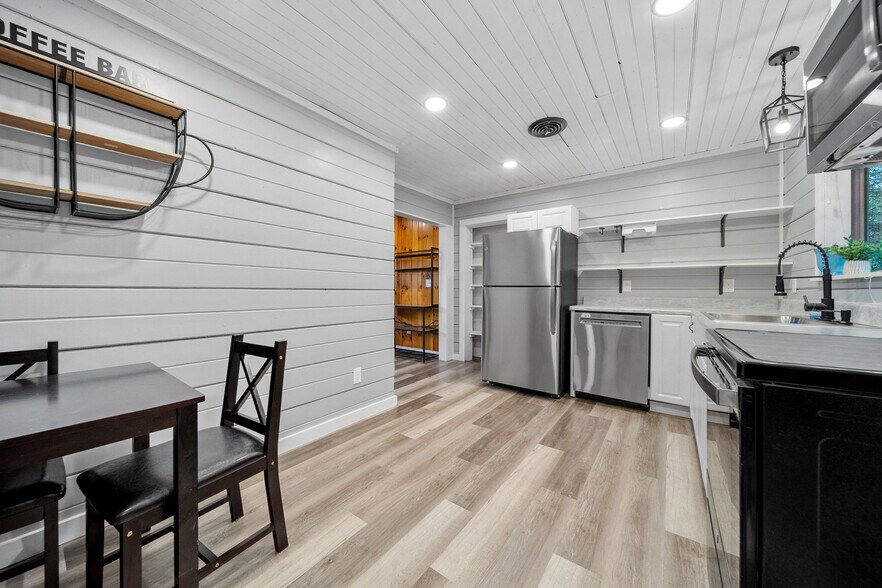 More Photos Of 1011 Old Knoxville Hwy, Sevierville Specialty For Sale