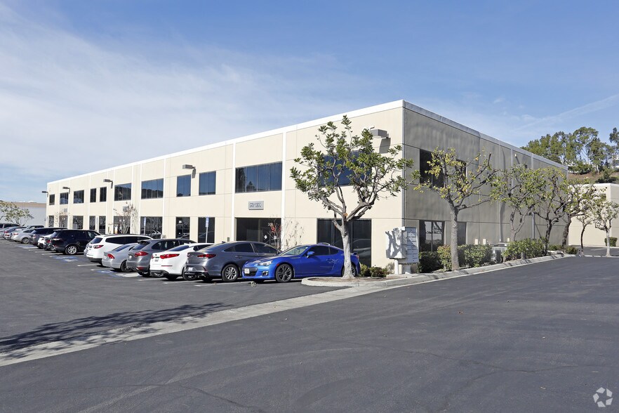 Primary Photo Of 25 W Easy St, Simi Valley Warehouse For Lease