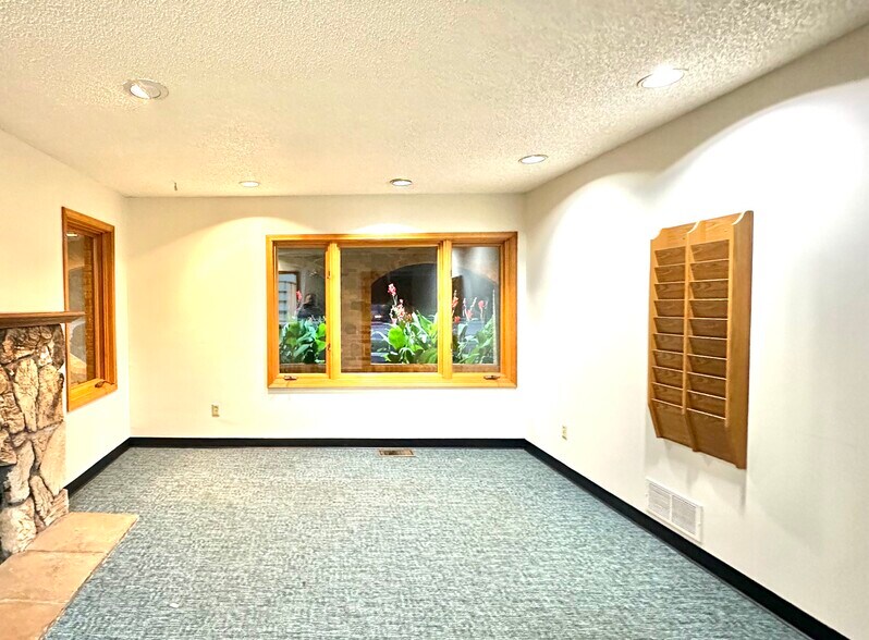 More Photos Of 1275 Joliet St, Dyer General Retail For Sale