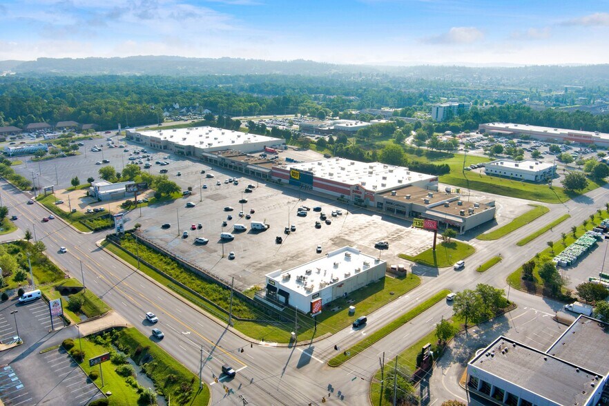 More Photos Of 2288 Gunbarrel Rd, Chattanooga Unknown For Lease
