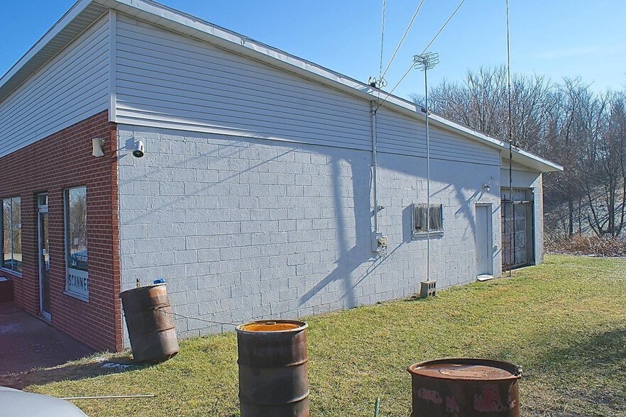 More Photos Of 550 Connellsville St, Uniontown Storefront For Sale