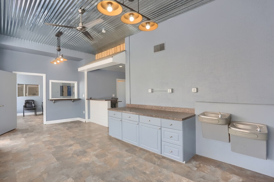 More Photos Of 2608 New Butler Rd, New Castle General Retail For Sale