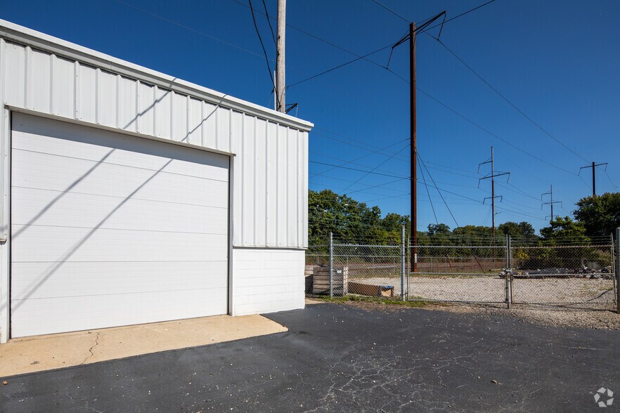 More Photos Of 365 Water St, Wilmington Warehouse For Lease