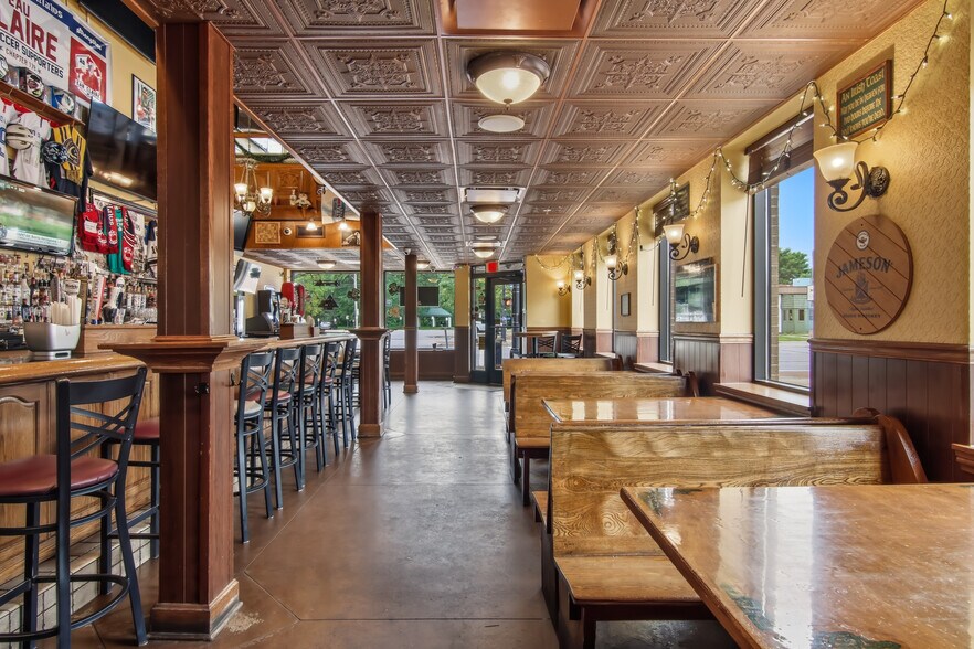 More Photos Of 442 Water St, Eau Claire Bar For Sale