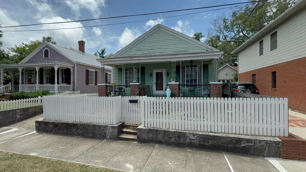More Photos Of 109 S Florida Blanca St, Pensacola Multifamily For Sale