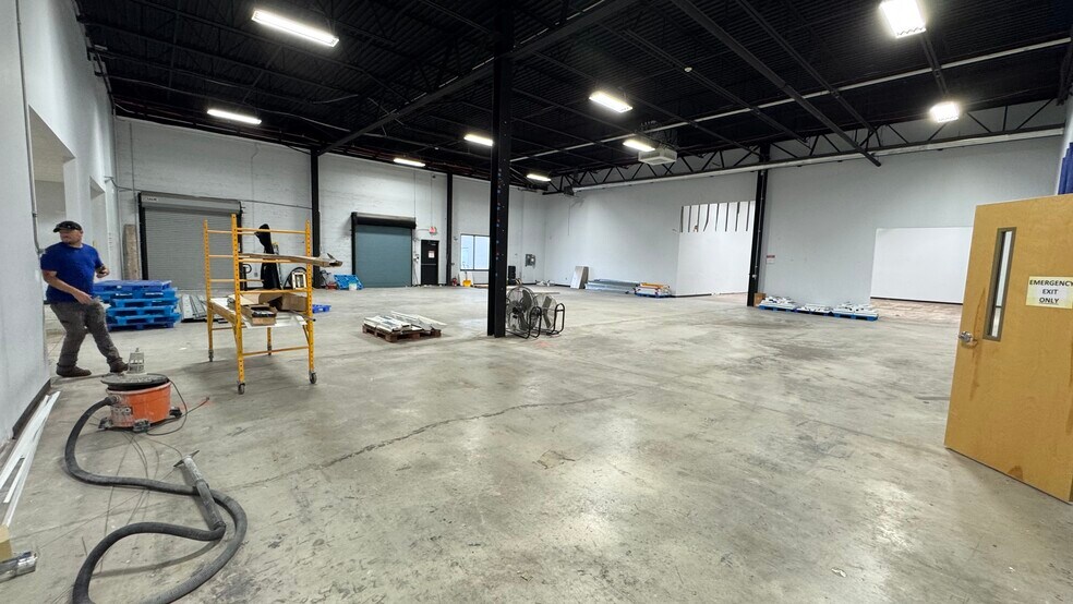 More Photos Of 3864 Courtney St, Bethlehem Flex For Lease