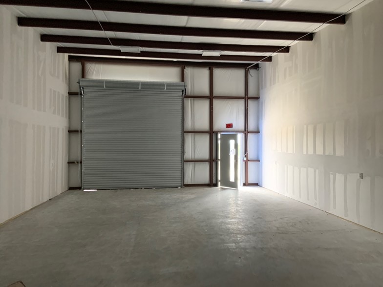 More Photos Of 22108 Hwy 71 W, Spicewood Light Manufacturing For Lease