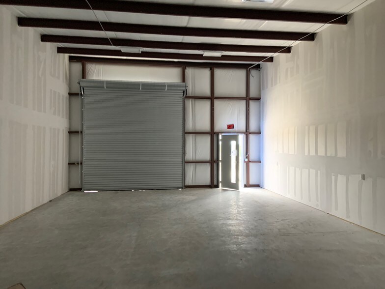 More Photos Of 22108 Hwy 71 W, Spicewood Light Manufacturing For Lease