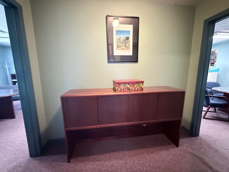 More Photos Of 3501-3511 SE Milwaukie Ave, Portland Office For Sale