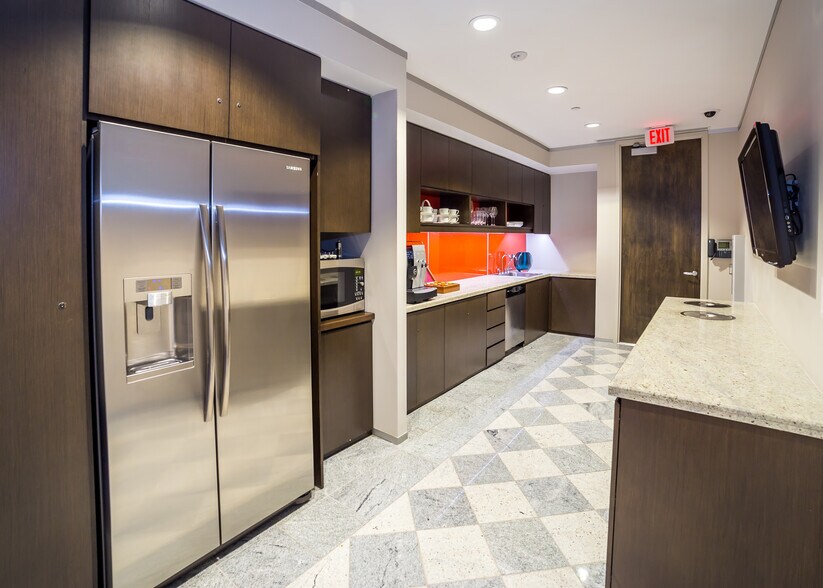 More Photos Of 1735 Market St, Philadelphia Office For Lease