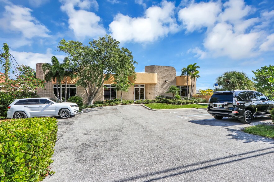 More Photos Of 731 N US Highway 1, Tequesta Medical For Sale