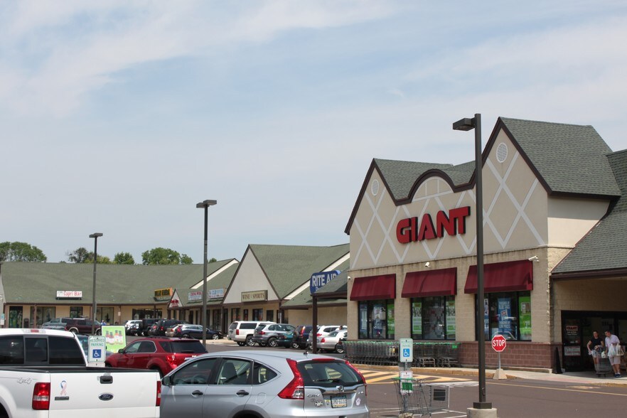 More Photos Of 5831-5855 Easton Rd, Plumsteadville Unknown For Lease